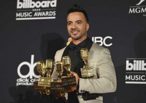 LUIS FONSI CONQUISTA LOS BILLBOARD AWARDS 2018